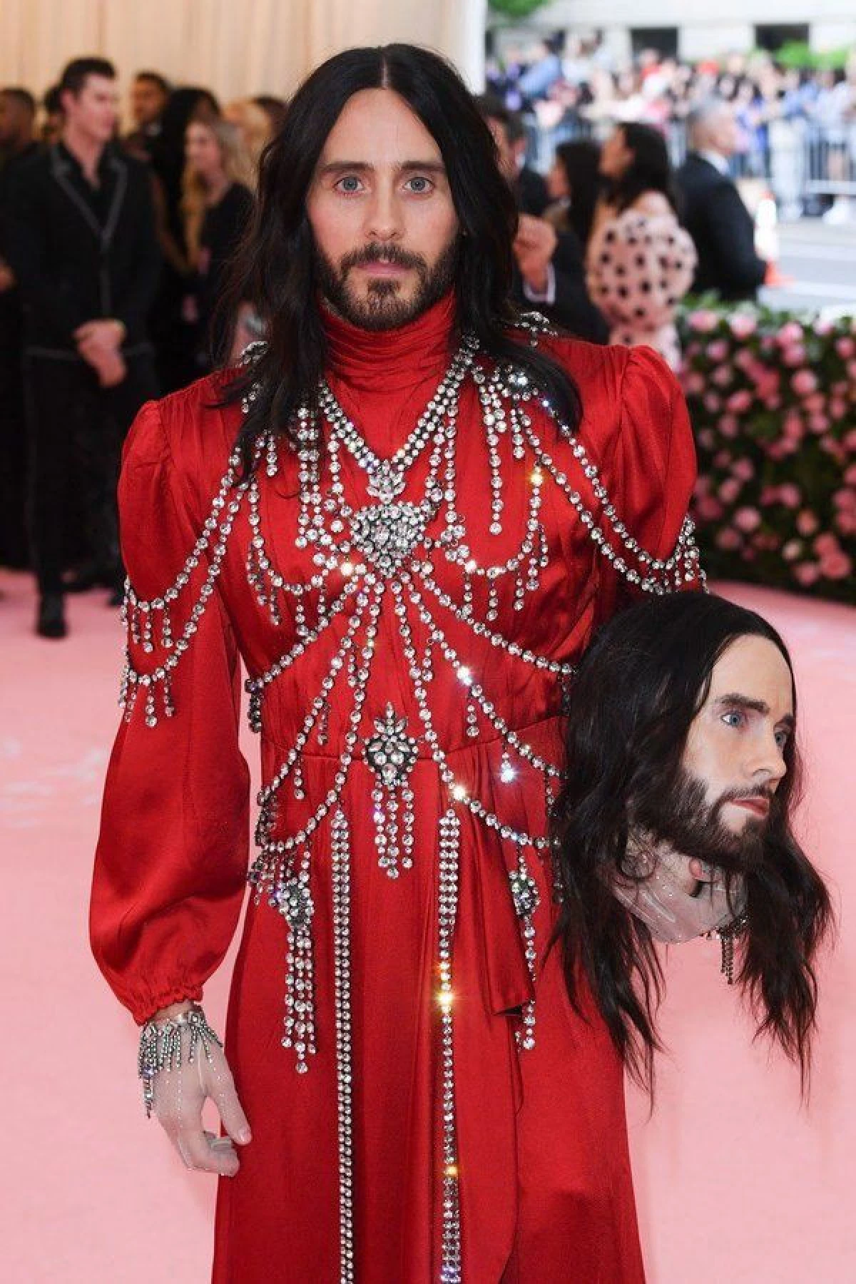 ที่สุดของฝ่ายชายโดดเด่นสะกดทุกสายตาบนพรมแดง #METGALA
