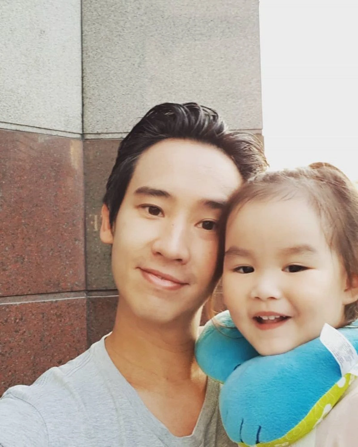 โพสต์แรกจาก ต่าย ชุติมา หลังสามี ทิม พิธา ได้สิทธิ์เลี้ยงดูลูกสาวเพียงผู้เดียว