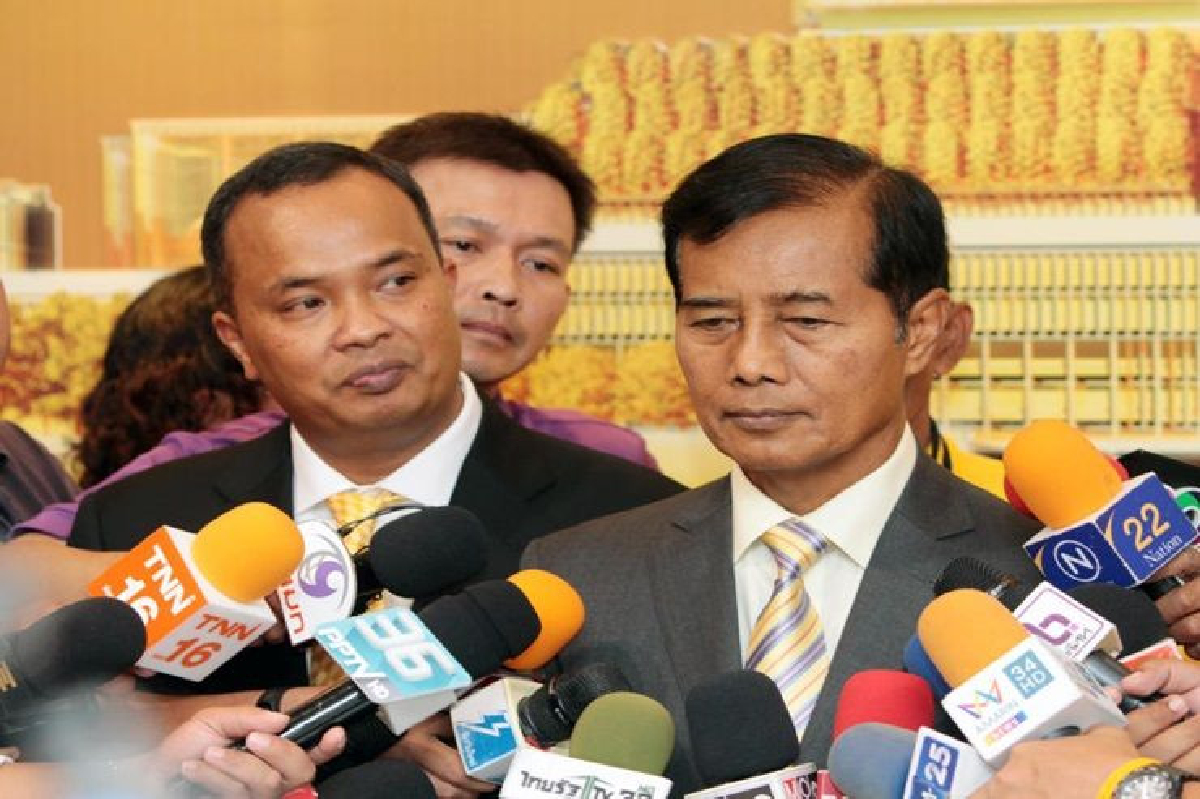 "ถาวร"ย้ำหนุน ปชป.ร่วมรัฐบาล พปชร. "ถาวร"ย้ำหนุน ปชป.ร่วมรัฐบาล พปชร.