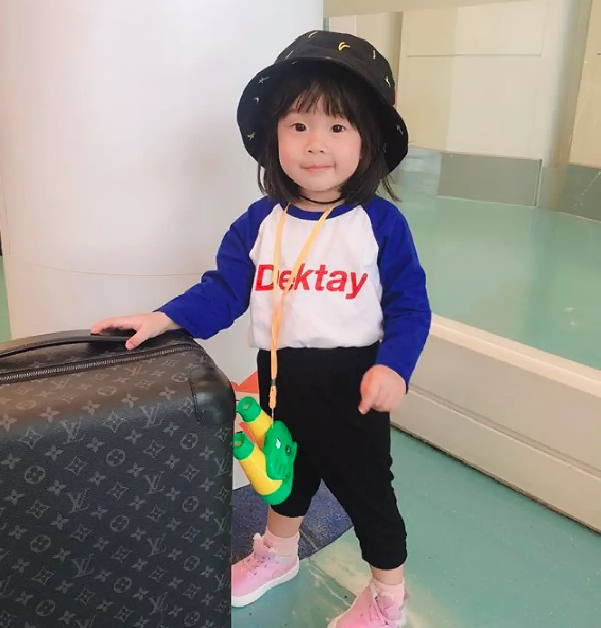 แม่ห้ามเซ็กซี่! “เปาเป่า” ถึงกับรีบสั่งให้ “กุ๊บกิ๊บ” เปลี่ยนชุดว่ายน้ำอย่างไว