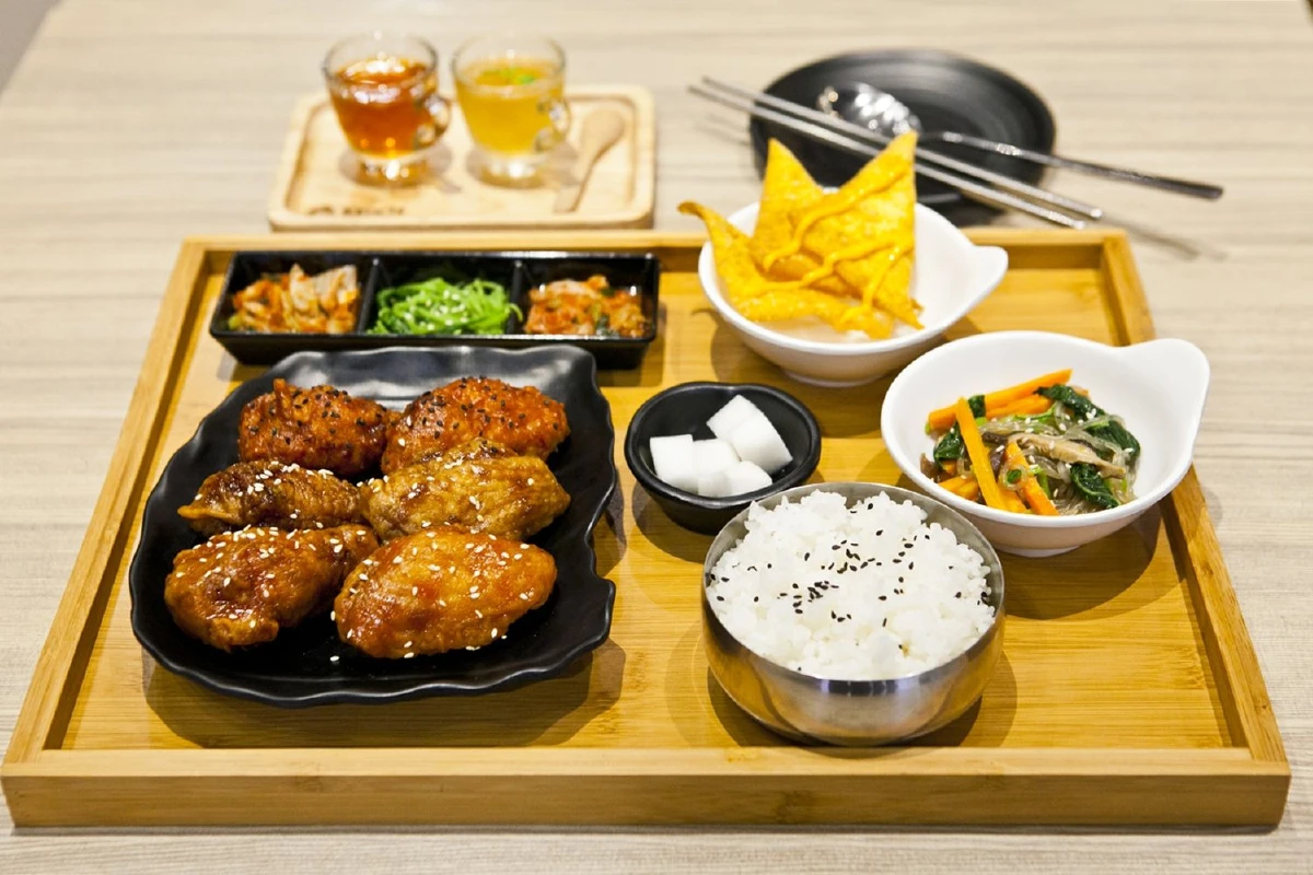 Kimchi Hour เสิร์ฟเมนูเกาหลีด้วยสูตรลับฉบับไม่เหมือนใคร