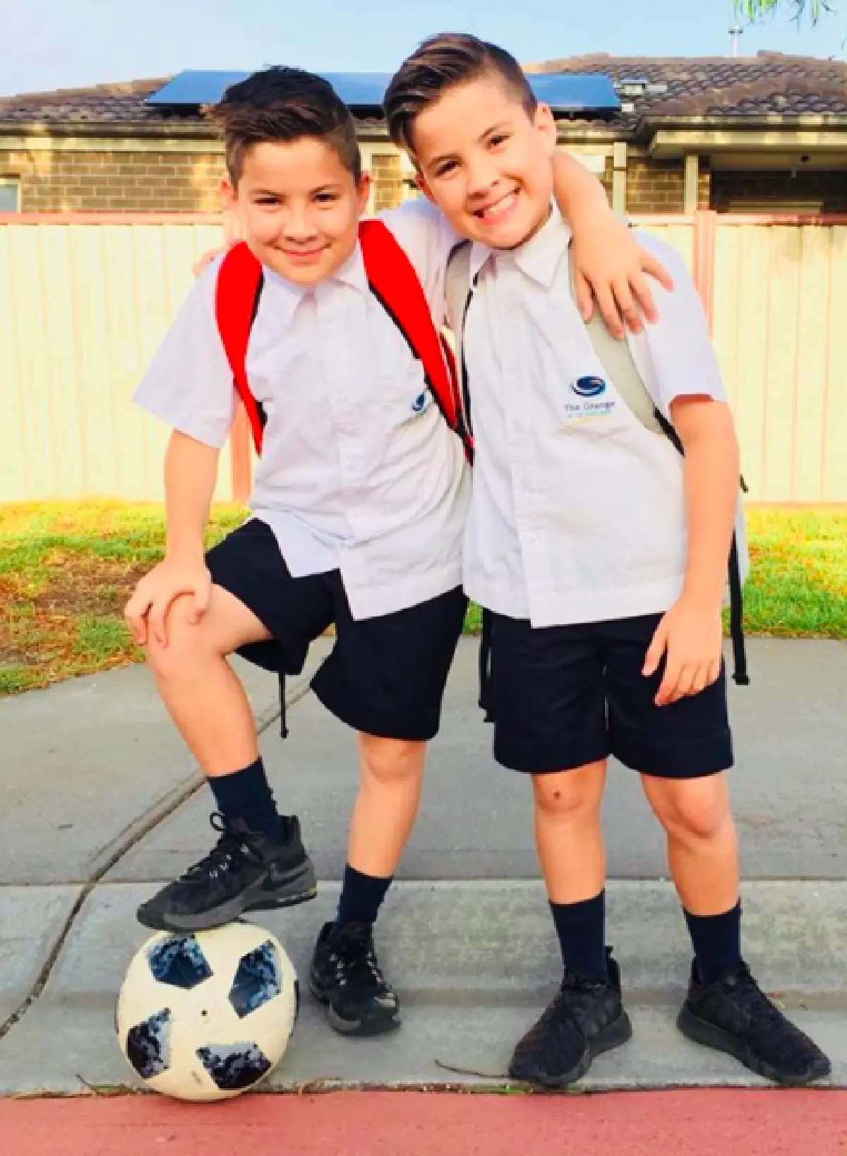 ส่องภาพ “เฮเดน-โจชัว” แฝดสุดน่ารัก “ไก่-ไข่” จากละคร “อย่าลืมฉัน” ตอนนี้โตเป็นหนุ่มแล้ว