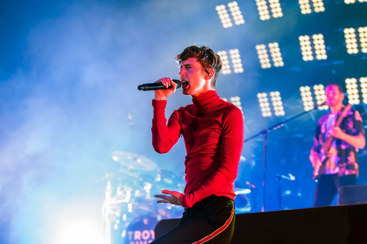 หลงรักทุกอย่างที่เป็น ทรอย ซีวาน สะกดคนดูด้วยเสียงร้องและสไตล์ที่ชัดเจน