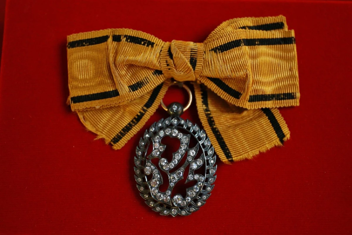 "เหรียญรัตนาภรณ์" เหรียญบำเหน็จในพระองค์พระมหากษัตริย์