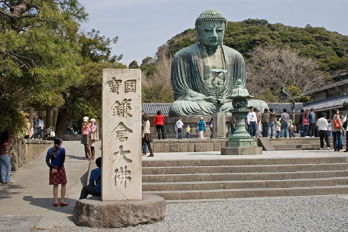 เดินไปกินไปดูไม่สุภาพ เมืองญี่ปุ่นออกกฎห้ามนักท่องเที่ยว