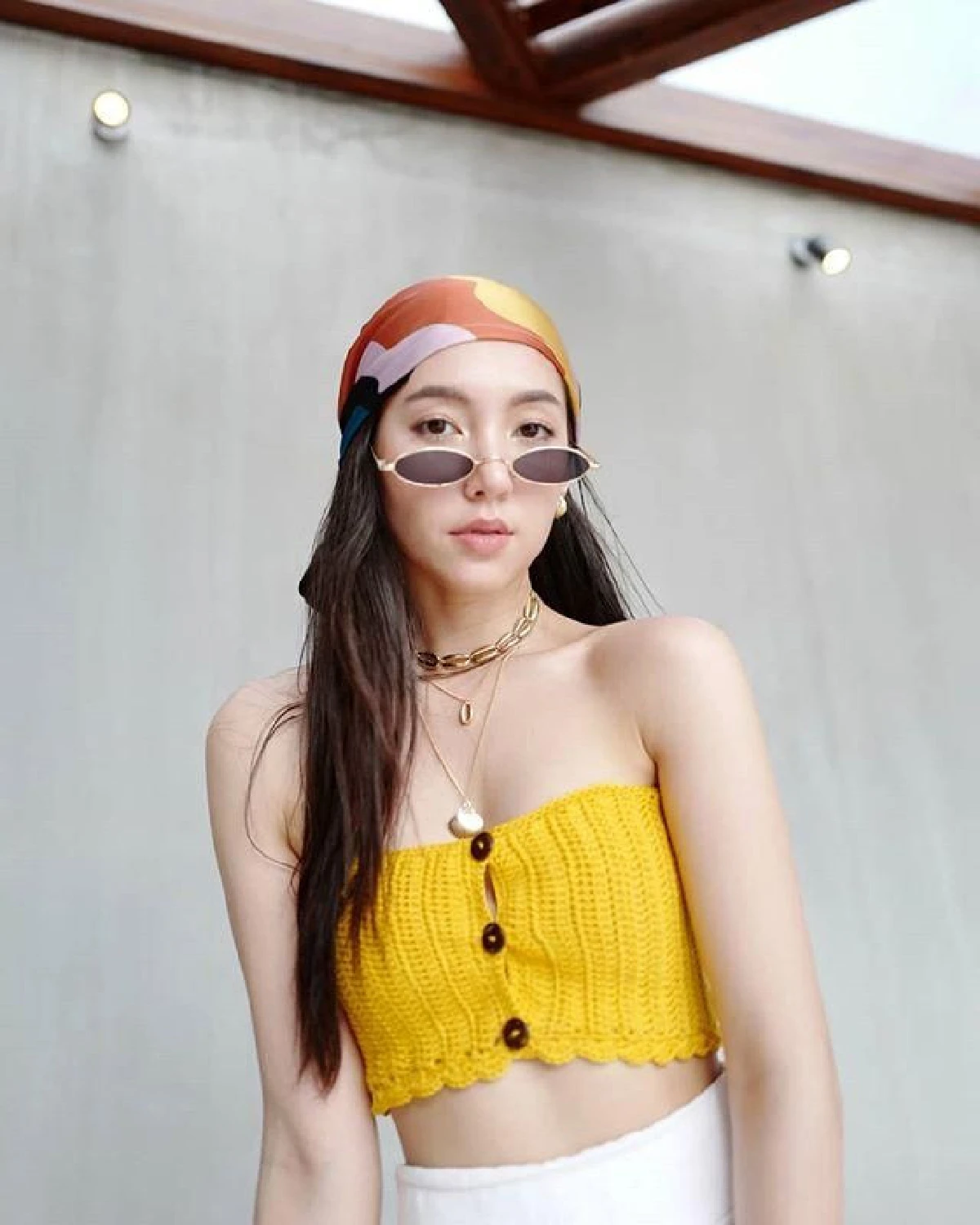 5 สาวแก๊งลูกเจี๊ยบ ในชุดว่ายน้ำหลากสี เสิร์ฟความสดใสในทริปภูเก็ต