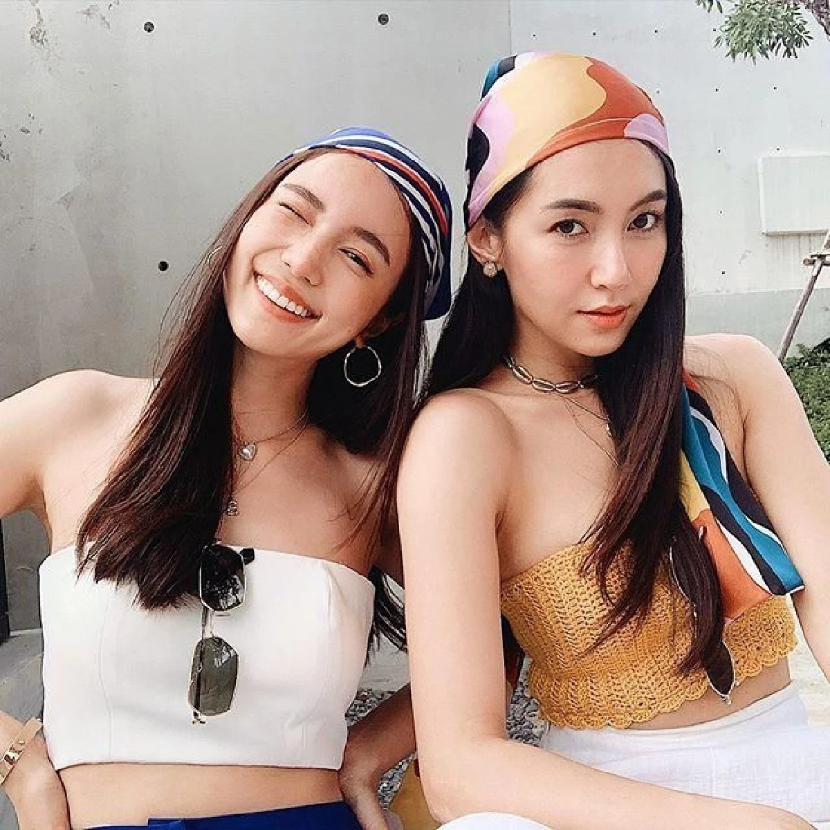 5 สาวแก๊งลูกเจี๊ยบ ในชุดว่ายน้ำหลากสี เสิร์ฟความสดใสในทริปภูเก็ต