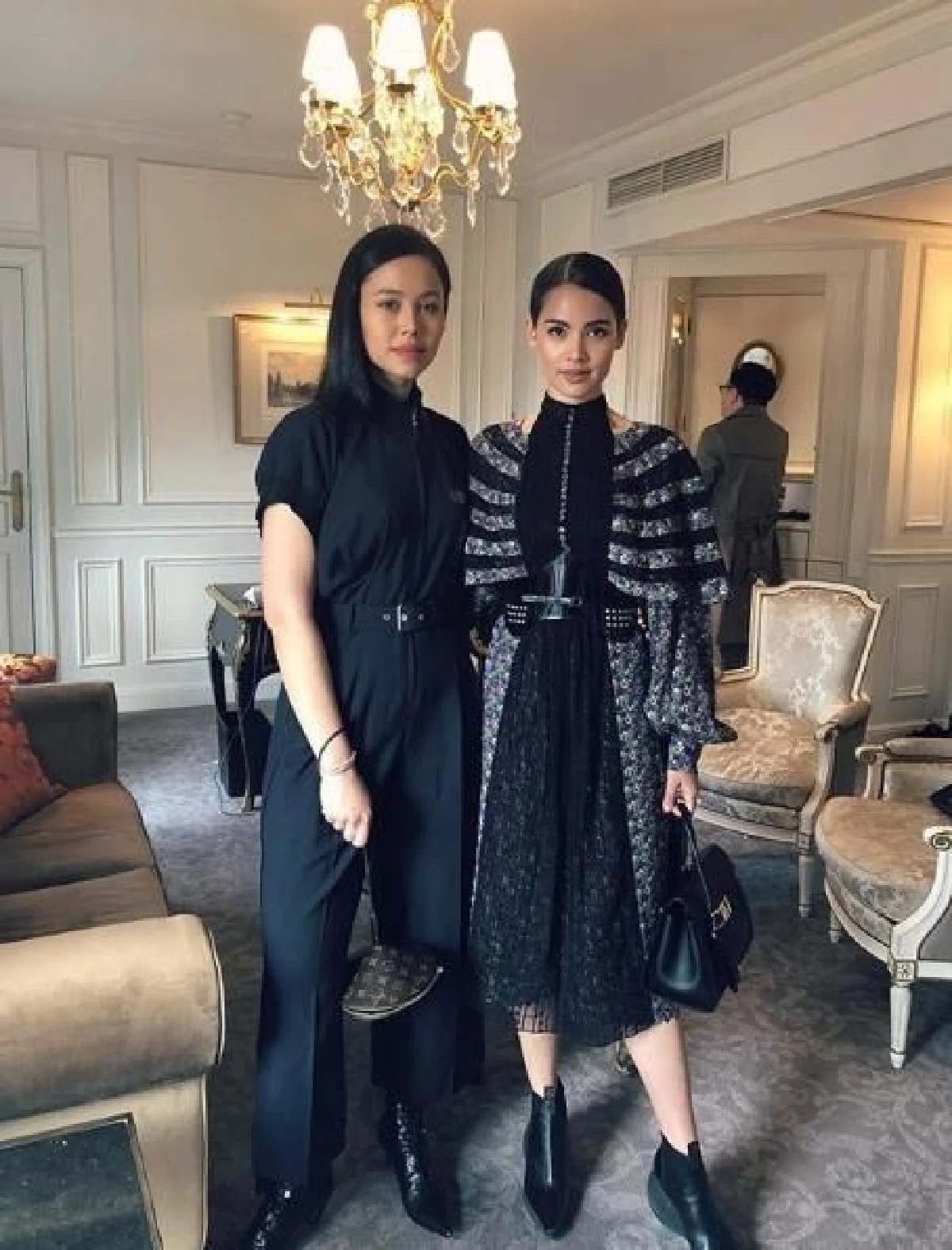 ส่องภาพ แคท แคทลียา พี่สาวนางเอกซุปตาร์ ญาญ่า อุรัสยา สวยเป๊ะดูดีไม่แพ้น้อง