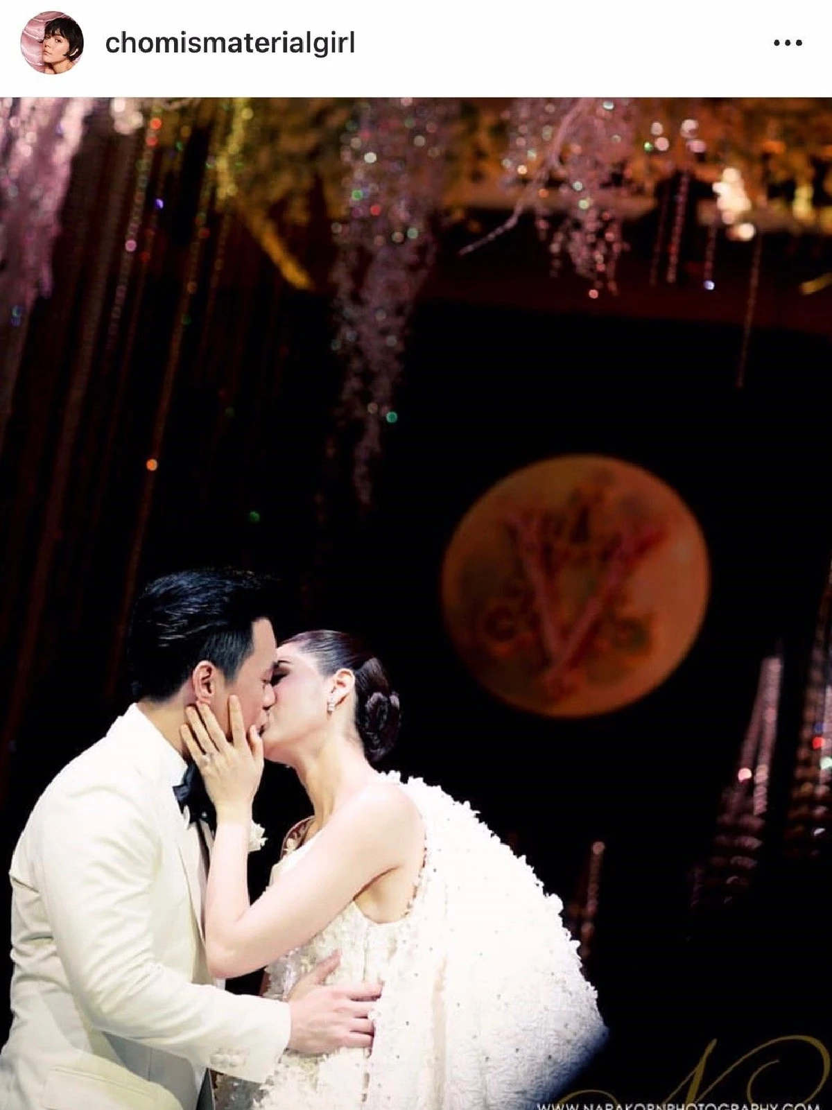 ตัวไกลใจไม่ห่าง! ชมพู่ โพสต์ภาพหวานจุ๊บสามี น็อต ในวันครบรอบแต่งงาน 4 ปี