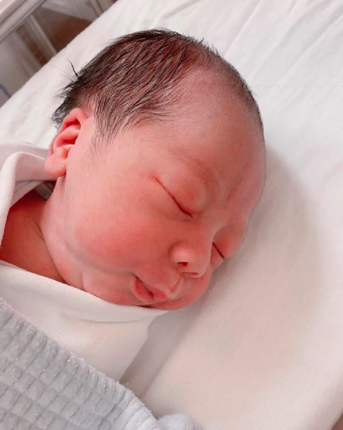 “แม่จ๋า” เผยที่มาของชื่อ “น้องลูกครับ” ชื่อแสนเก๋ที่ “พ่อเผือก” ตั้งให้