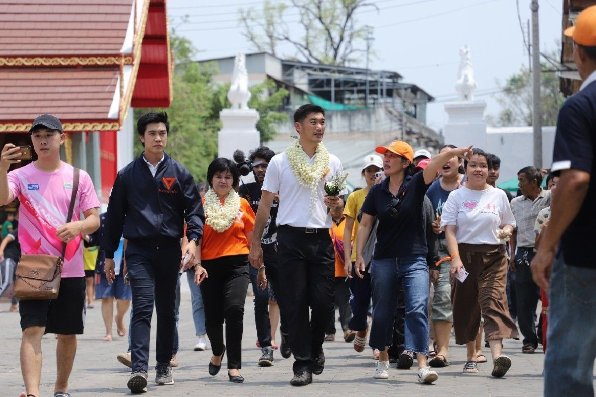 "ธนาธร"ช่วยผู้สมัครหาเสียงเลือกตั้งซ่อมเชียงใหม่ "ธนาธร"ช่วยผู้สมัครหาเสียงเลือกตั้งซ่อมเชียงใหม่