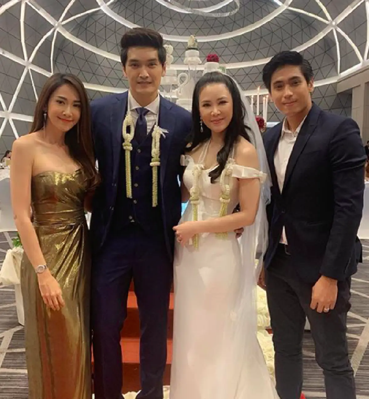 แต่งงานแล้วจ้า! “อู๋ นวพล” ควงแฟนสาวนอกวงการ เข้าพิธีวิวาห์สุดชื่นมื่น