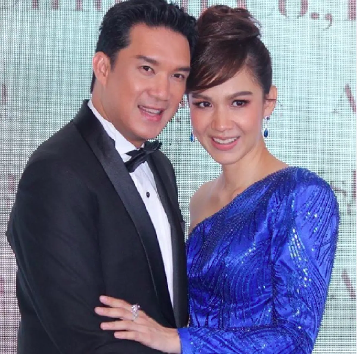 น่าเอ็นดูหนักมาก! "น้องเรซซิ่ง” ก้มลงกราบ "ลุงบรู๊ค” แถมจับแก้ม “ป้ากบ” อย่างอ่อนโยน