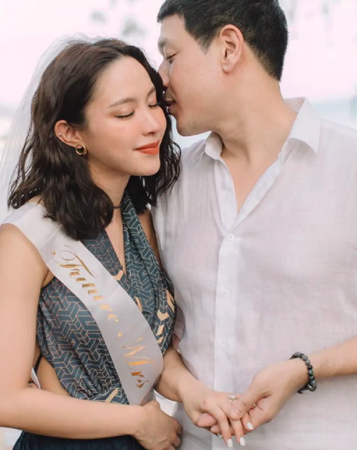 กำลังใจของกันและกัน “น้ำชา-ดร.วาว” โพสต์ข้อความซึ้ง หลังเจอกระแสแรงแม่ไม่ปลื้ม