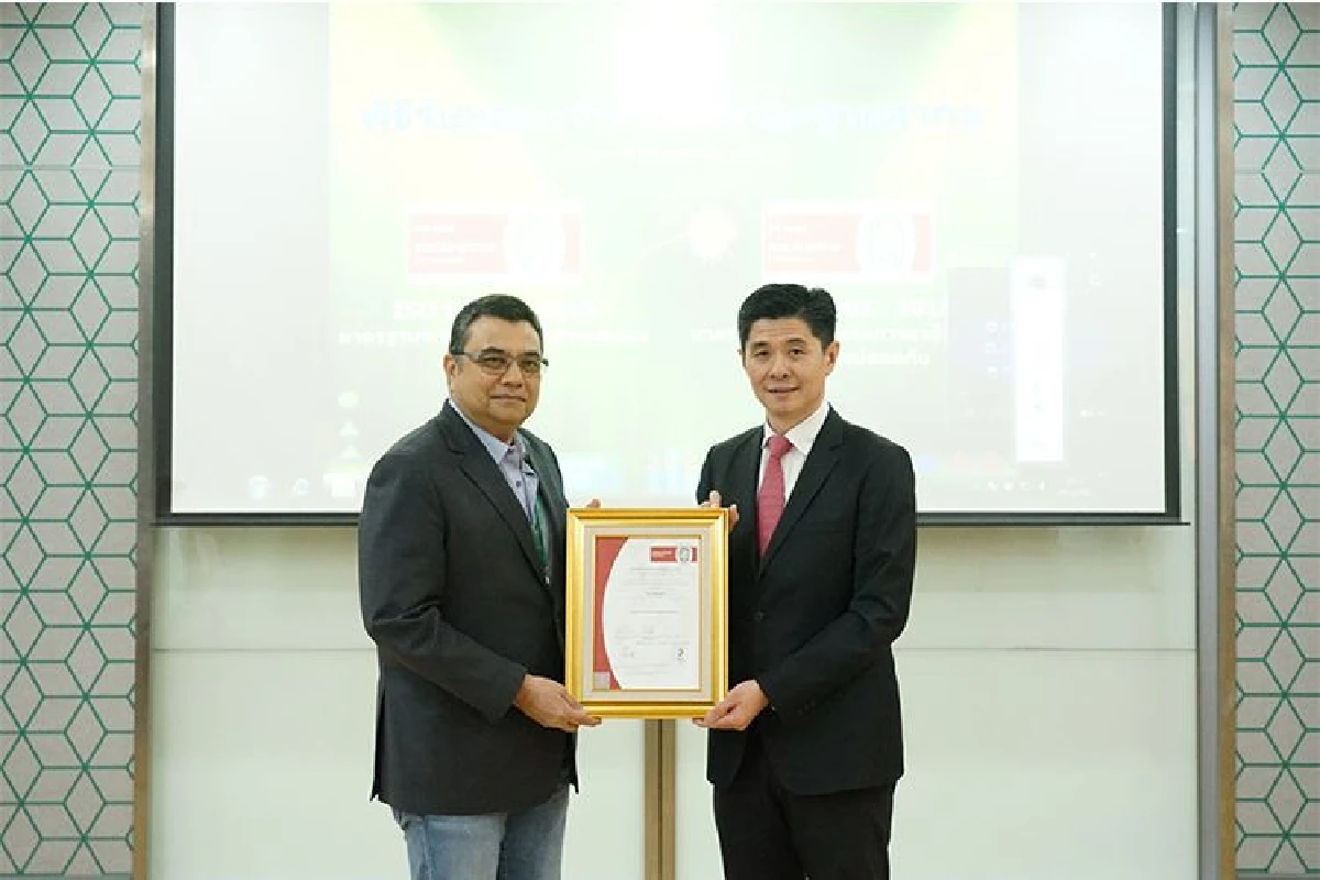 “คาราบาวแดง” ตอกย้ำการเป็นสินค้าระดับโลก แบรนด์ระดับโลก เครื่องดื่มชูกำลังรายแรกในไทย ที่ได้รับการรับรองมาตรฐานระบบการจัดการอาชีวอนามัย ความปลอดภัย และสิ่งแวดล้อม