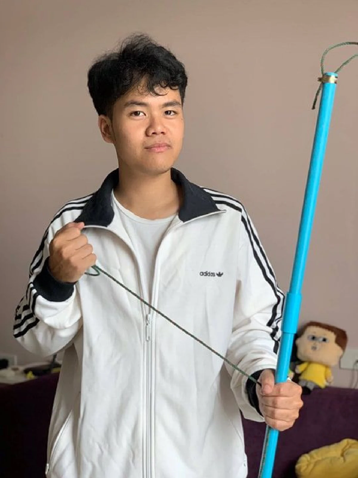 รู้จัก "นอฟ จิ้งจกเอแบค" หนุ่มนศ.ไอเดียเจ๋ง ผุดบริการจับ "สัตว์ชวนขนลุก" ตามหอพัก