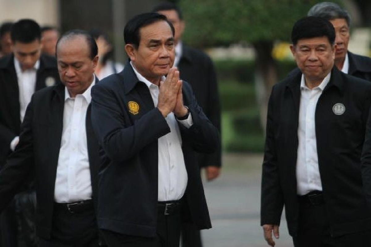 'บิ๊กตู่'ลั่นพร้อมเป็นนายกฯยันจะทำให้สภาสงบ 'บิ๊กตู่'ลั่นพร้อมเป็นนายกฯยันจะทำให้สภาสงบ