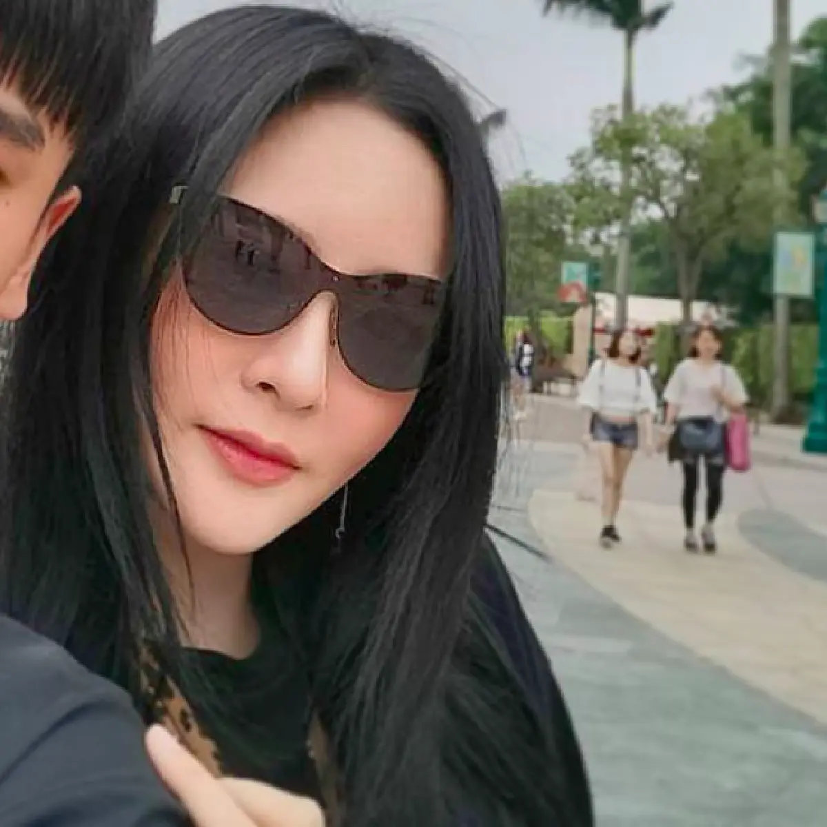 “แก้มบุ๋ม” เปิดตัวหวานใจหนุ่มปริศนา หลายคนแซวหนักเห็นแล้วรู้เลยว่าใคร