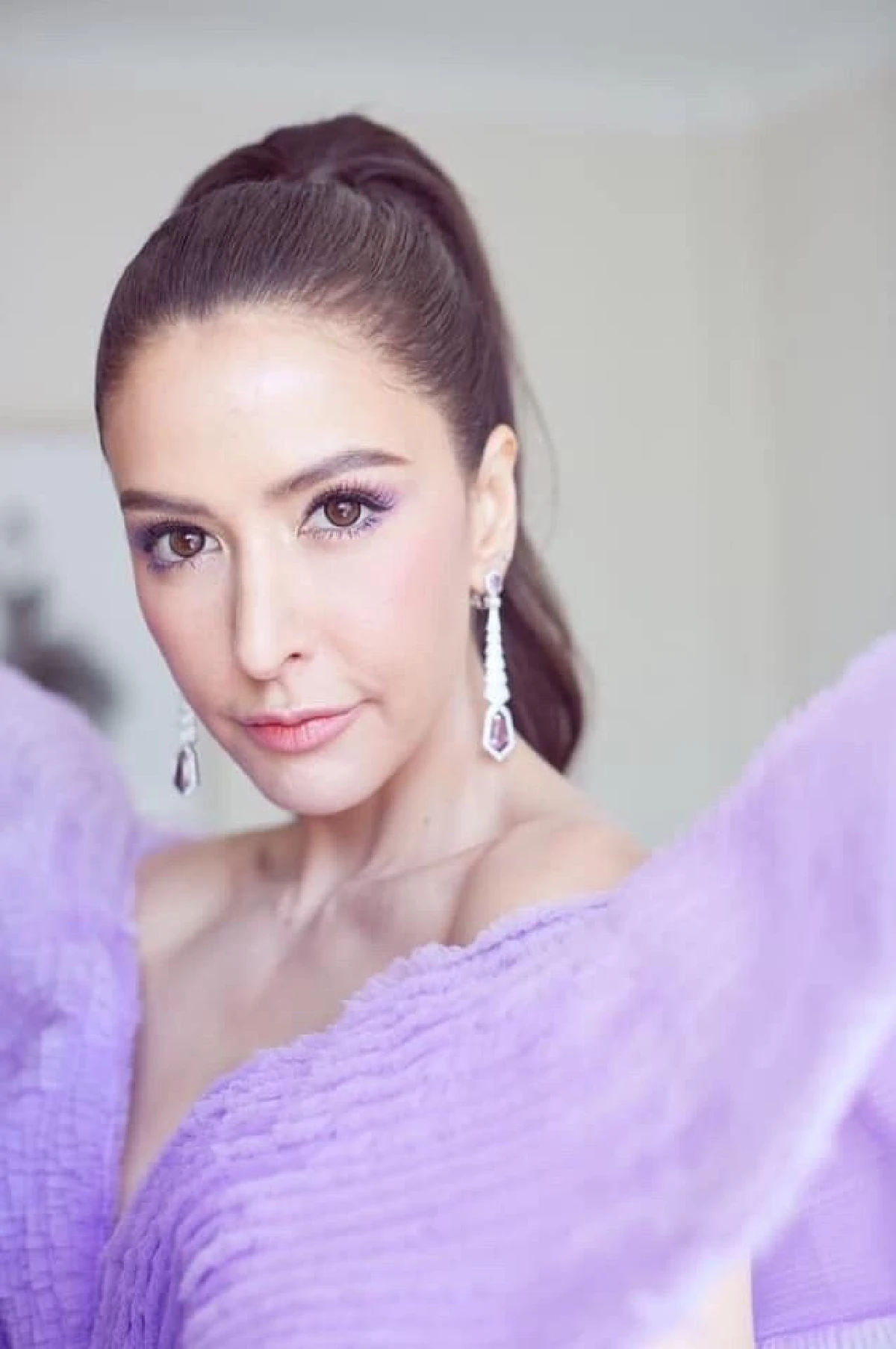 นางฟ้าอินคานส์! ศรีริต้า เจนเซ่น จัดชุดใหญ่สวยอลังการโดดเด่นบนพรมแดง