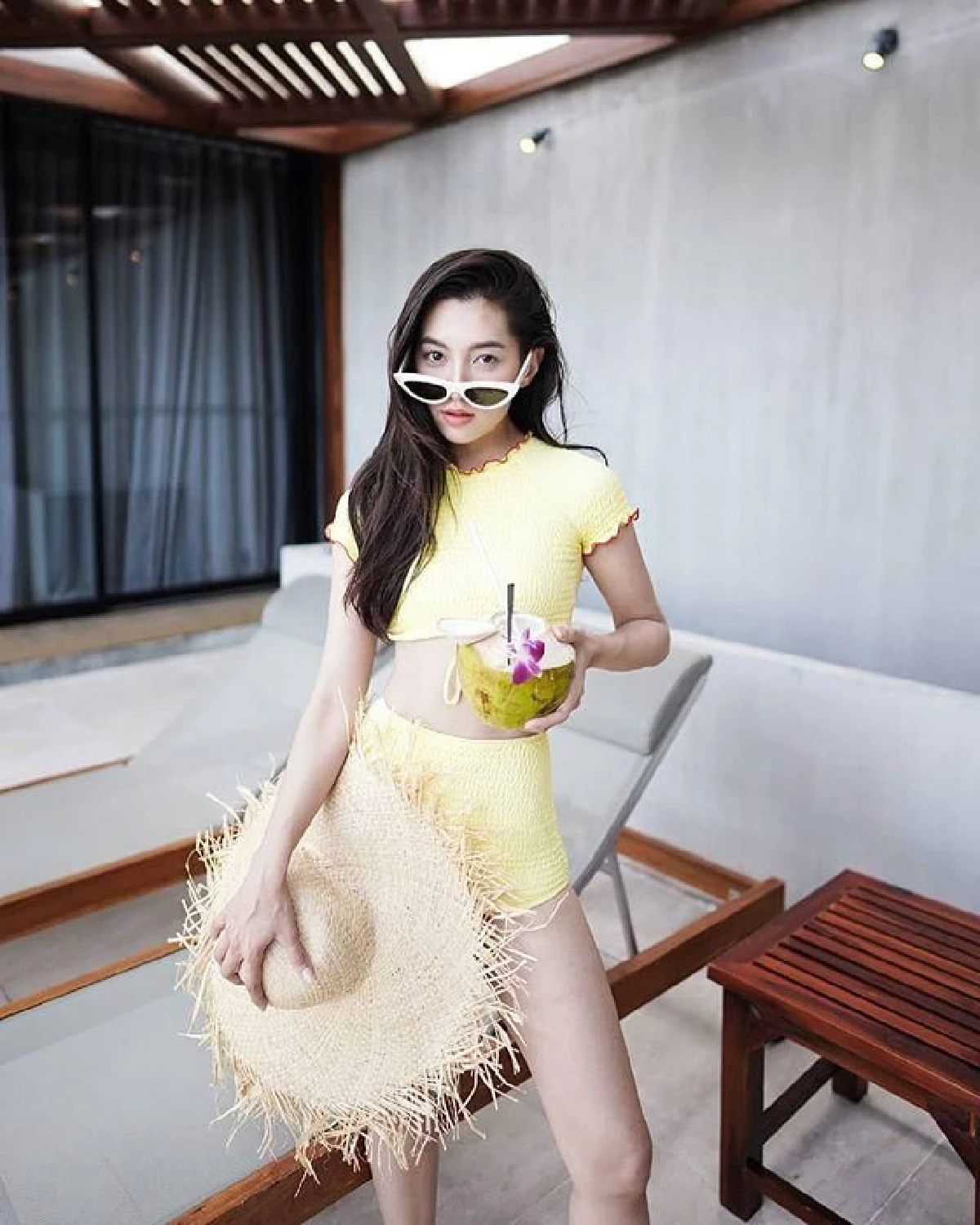 ทริปจบรูปไม่จบ! เบลล่า ราณี นุ่งบิกินี่สวยเซ็กซี่อวดเนินอกขาวเนียน