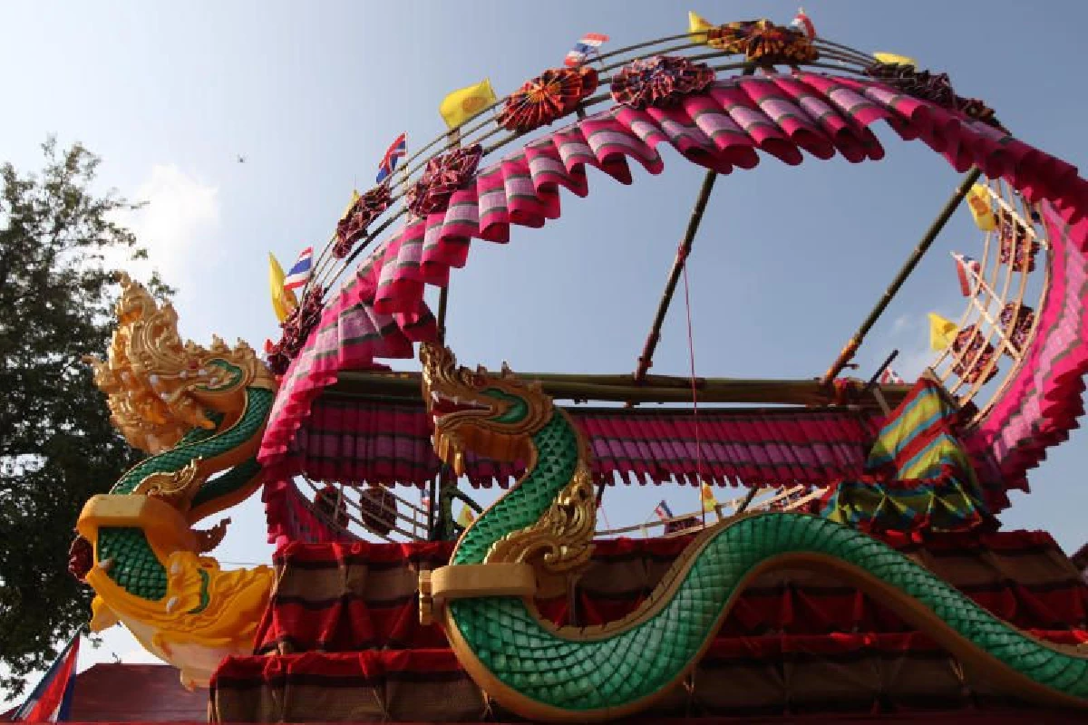 ชมภาพอลังการ!งานประเพณีบุญบั้งไฟตะไลล้านหนึ่งเดียวในโลก