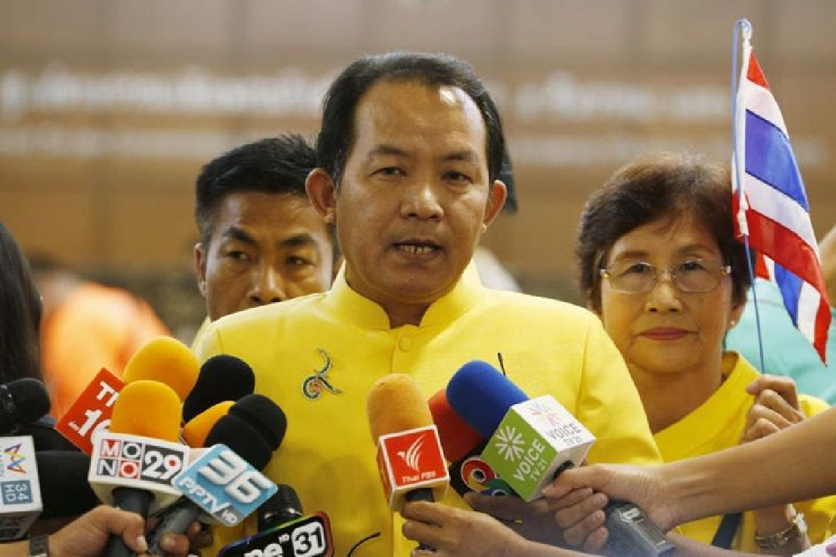 "ศรีสุวรรณ"ร้อง กกต.สอย 2 สว.เหตุมีคุณสมบัติต้องห้าม "ศรีสุวรรณ"ร้อง กกต.สอย 2 สว.เหตุมีคุณสมบัติต้องห้าม