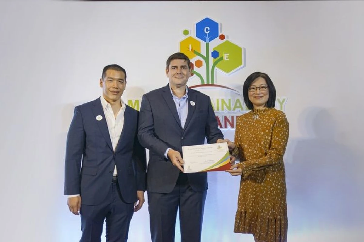 โรงแรมแบงค็อก แมริออท มาร์คีส์ ควีนส์ปาร์ค รับมอบตราสัญลักษณ์ TMVS ตอกย้ำคุณภาพมาตรฐานห้องประชุมระดับสากล  พร้อมมุ่งมั่นยกระดับการให้บริการโดยคำนึงถึงสิ่งแวดล้อม เศรษฐกิจ และสังคมอย่างยั่งยืน