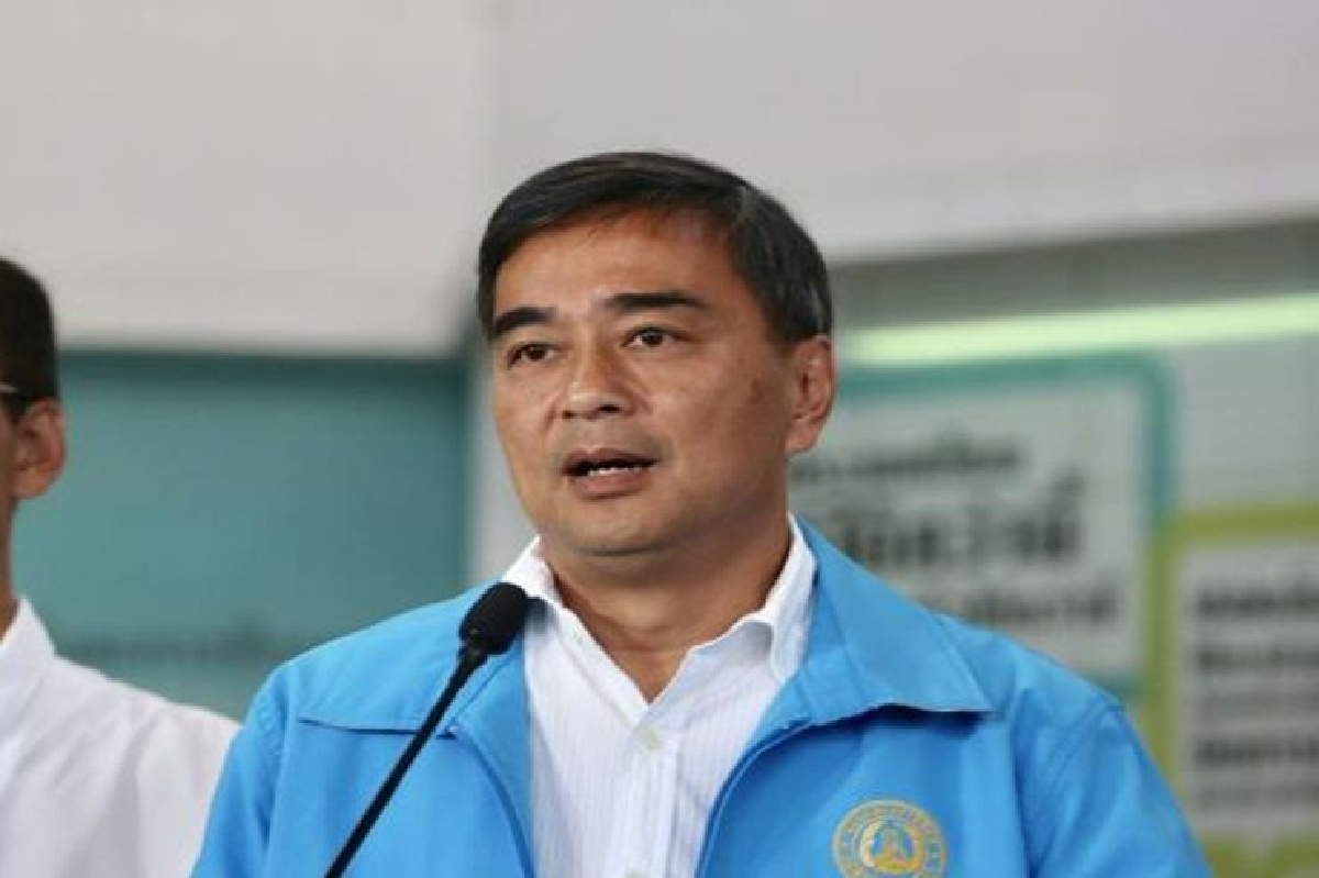 ข่าวโคมลอย!!"มาร์ค"ปัดลาออกปชป. ข่าวโคมลอย!!"มาร์ค"ปัดลาออกปชป.