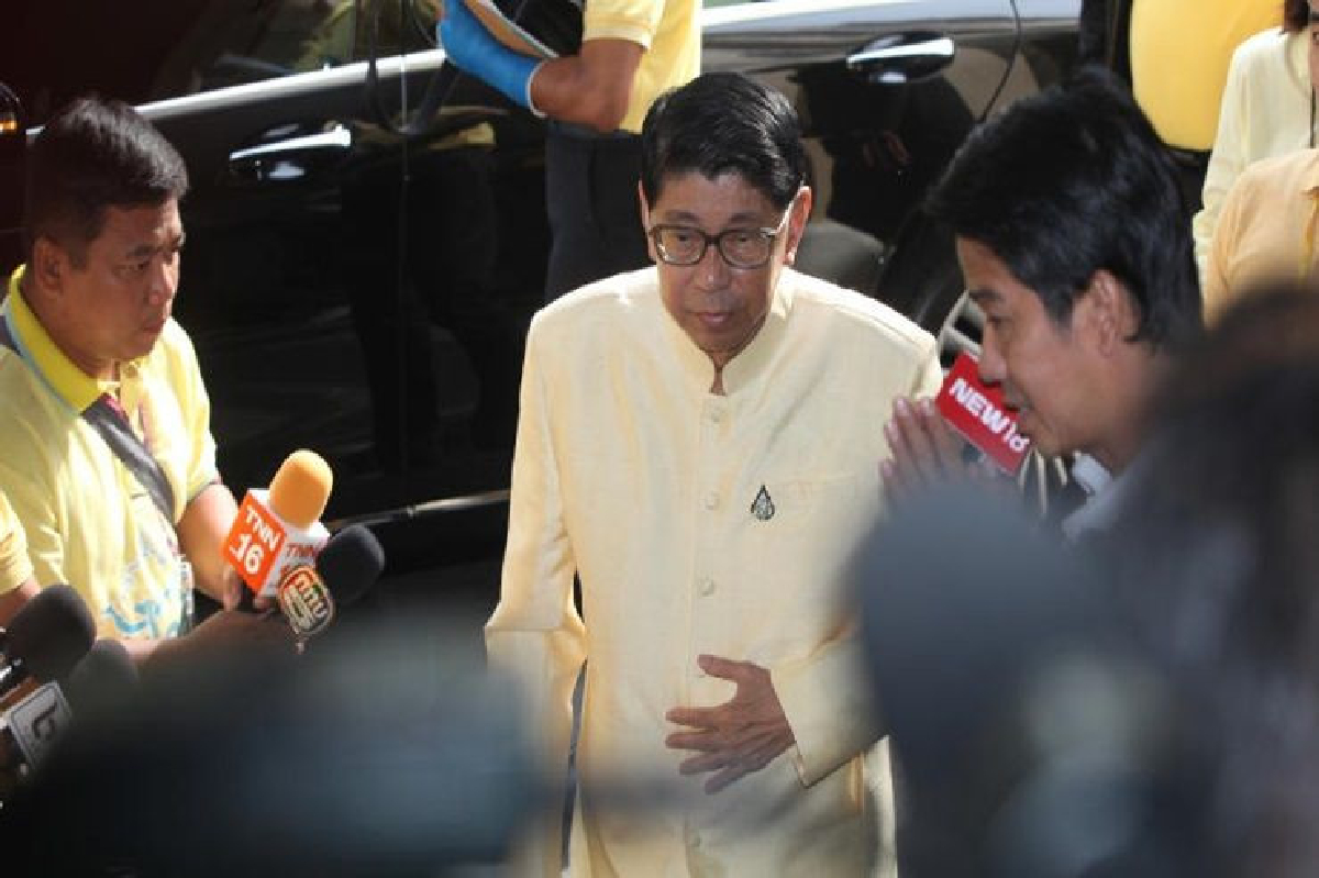 "วิษณุ" เผยยังไม่ได้รับเทียบเชิญนั่งรัฐมนตรีในรัฐบาลใหม่ "วิษณุ" เผยยังไม่ได้รับเทียบเชิญนั่งรัฐมนตรีในรัฐบาลใหม่