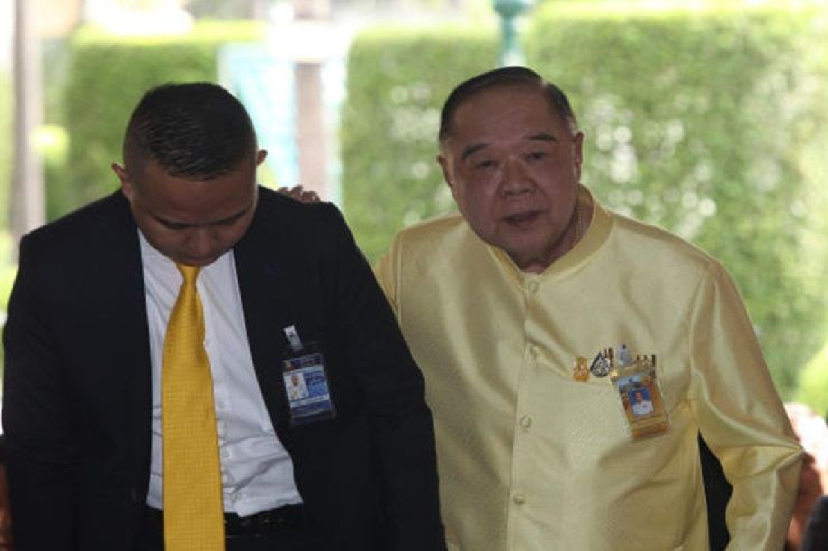 "บิ๊กป้อม"ปัดถกพรรคตั้งรัฐบาล เมิน ปชป.-ภท.จับมือสร้างอำนาจต่อรอง "บิ๊กป้อม"ปัดถกพรรคตั้งรัฐบาล เมิน ปชป.-ภท.จับมือสร้างอำนาจต่อรอง