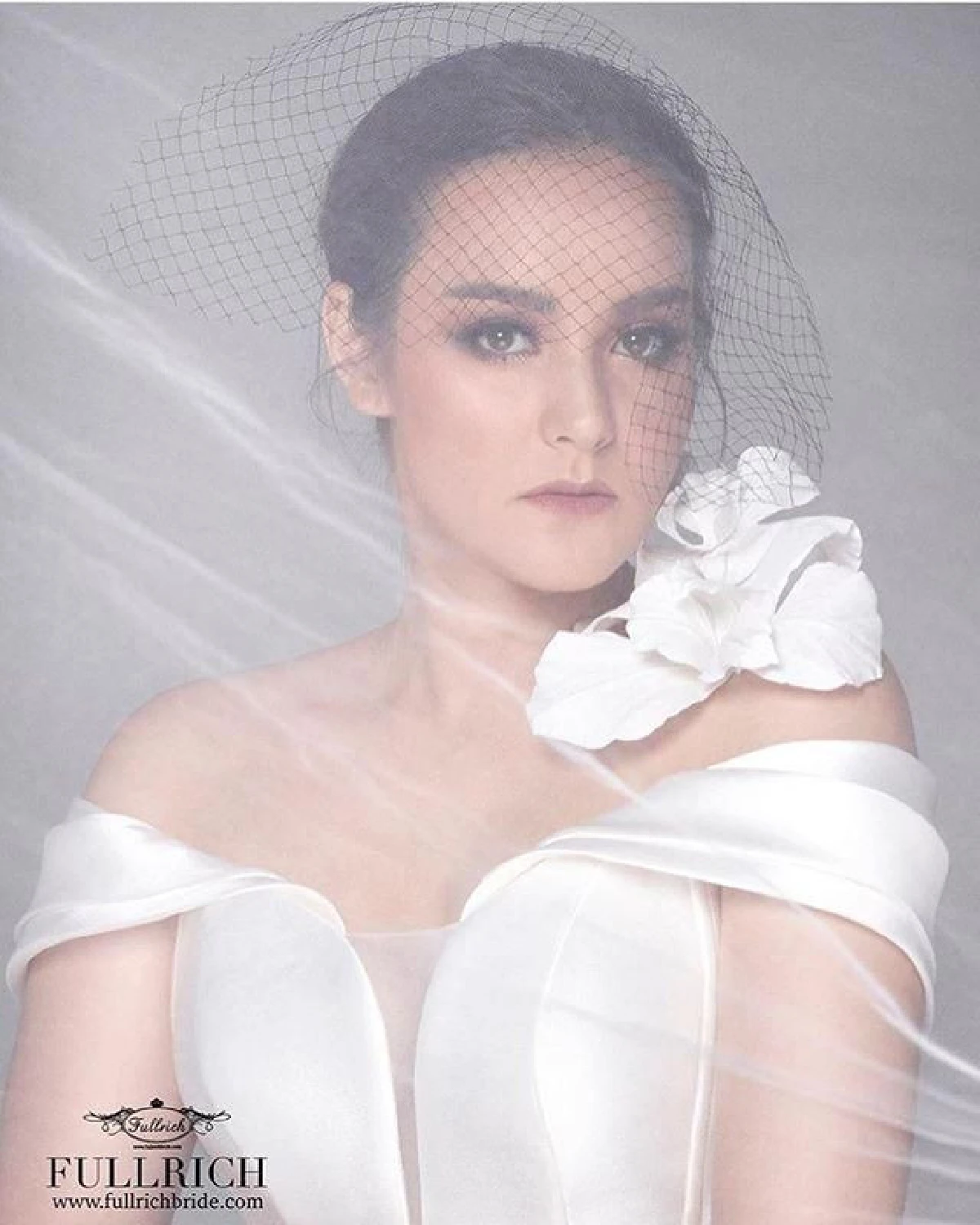 ส่องภาพ นาตาลี เดวิส ออร่าเจ้าสาวจับ จัดเต็มความสวยเป๊ะทุกชุด