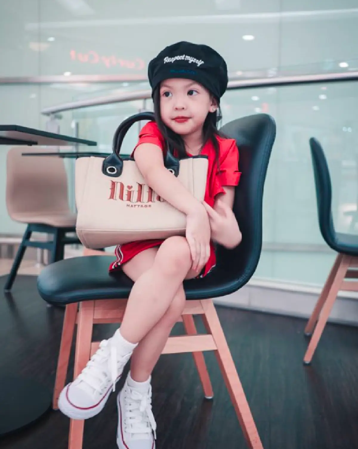 หลงหนักมาก! “น้องณิลลา” หลานสาว "ค่อม ชวนชื่น” ลูก “แบงค์ แบล็ควานิลลา-ไอซ์” กับสไตล์สุดน่ารัก