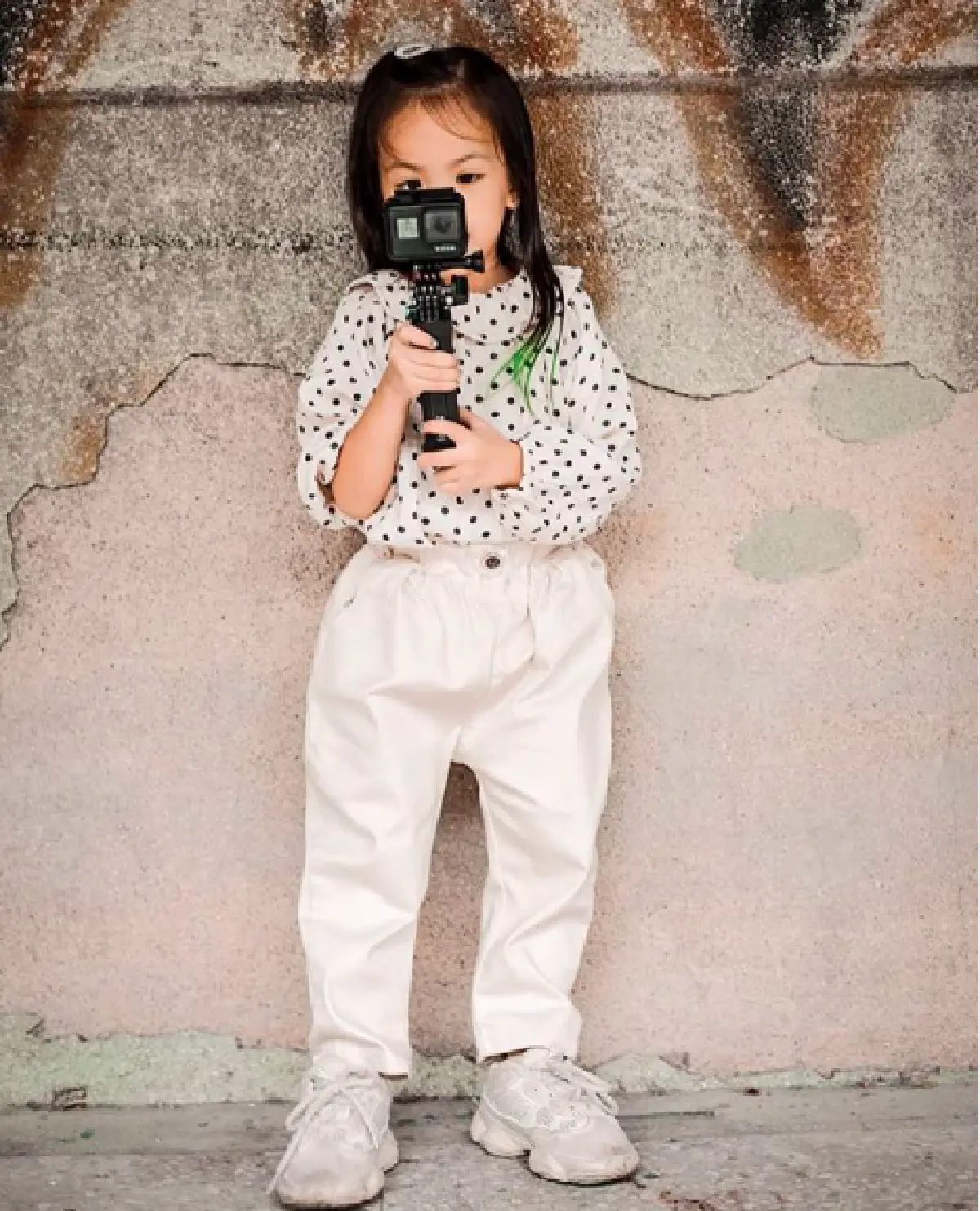 หลงหนักมาก! “น้องณิลลา” หลานสาว "ค่อม ชวนชื่น” ลูก “แบงค์ แบล็ควานิลลา-ไอซ์” กับสไตล์สุดน่ารัก