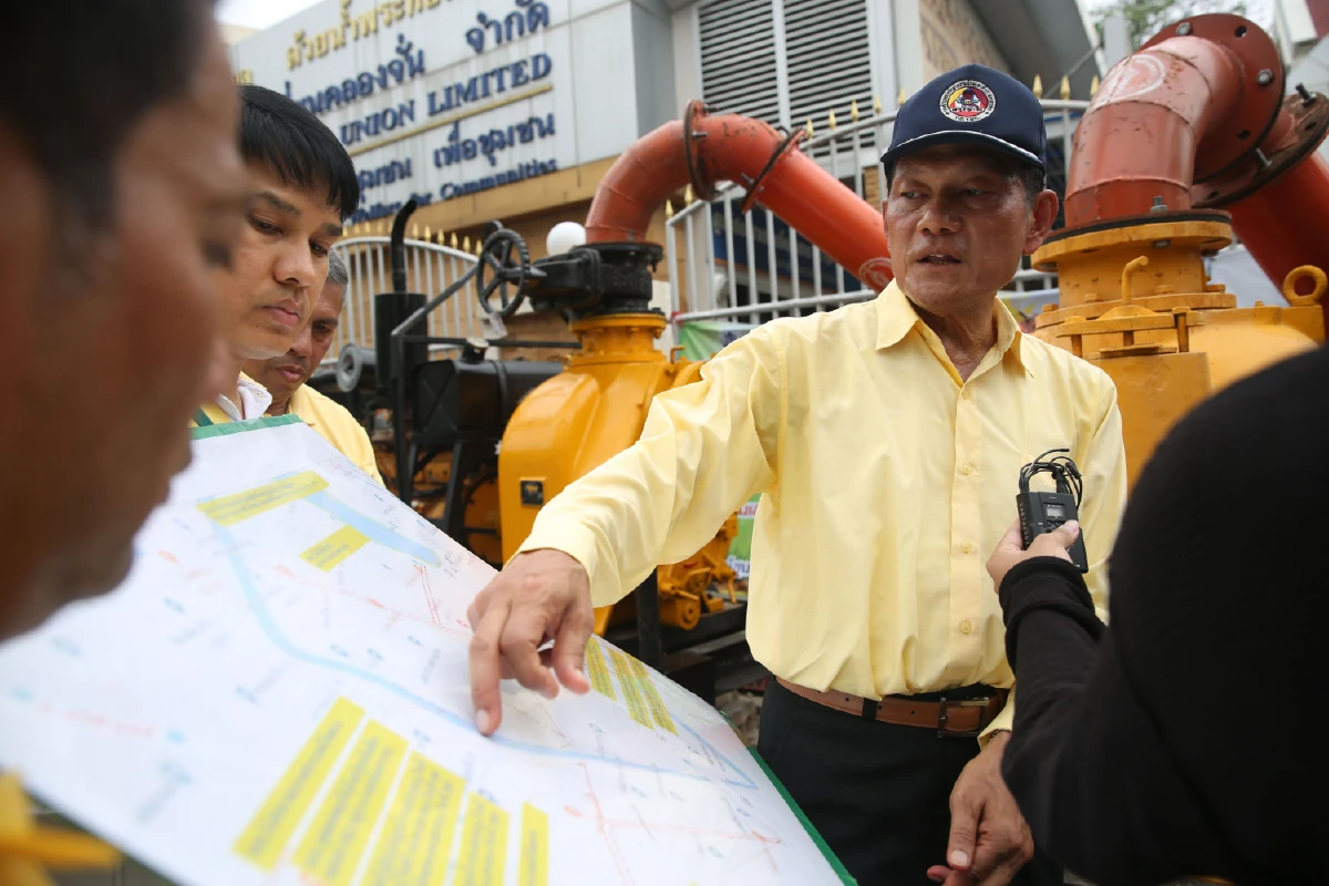 กทม.เร่งปรับปรุงระบบระบายน้ำซอยเสรีไทยรับมือน้ำท่วมกรุง