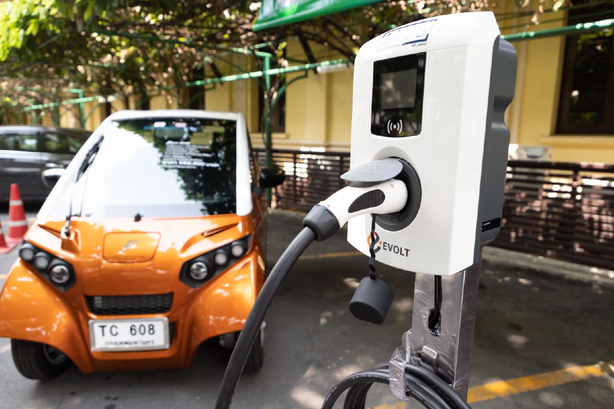 มธ.ลงนามMOUร่วมเอกชนพัฒนารถไฟฟ้าCar Sharing