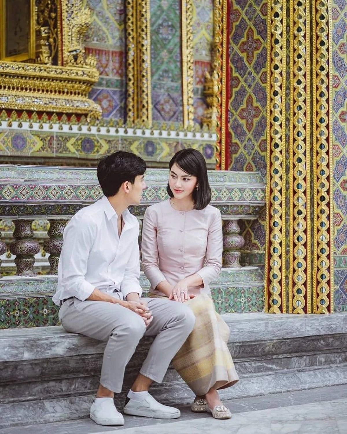 แซวกระหน่ำ! เต๋อ-ใหม่ เสิร์ฟความหวานสุดๆ จ้องตามุ้งมิ้งขณะทำบุญร่วมชาติ