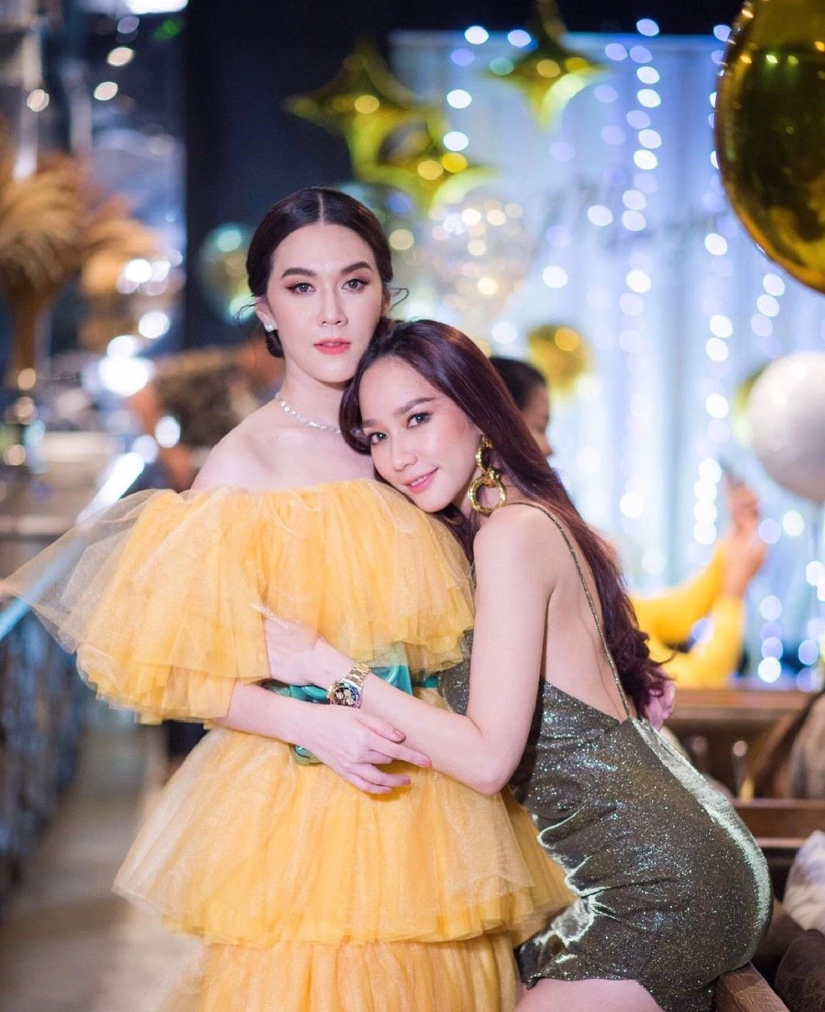 ปาร์ตี้วันเกิด เมย์ ปทิดา ฉลองอายุ 43 ปีในธีมสีเหลืองทองเรียบง่ายแต่อบอุ่น