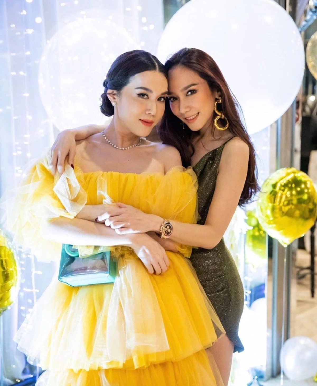 ปาร์ตี้วันเกิด เมย์ ปทิดา ฉลองอายุ 43 ปีในธีมสีเหลืองทองเรียบง่ายแต่อบอุ่น