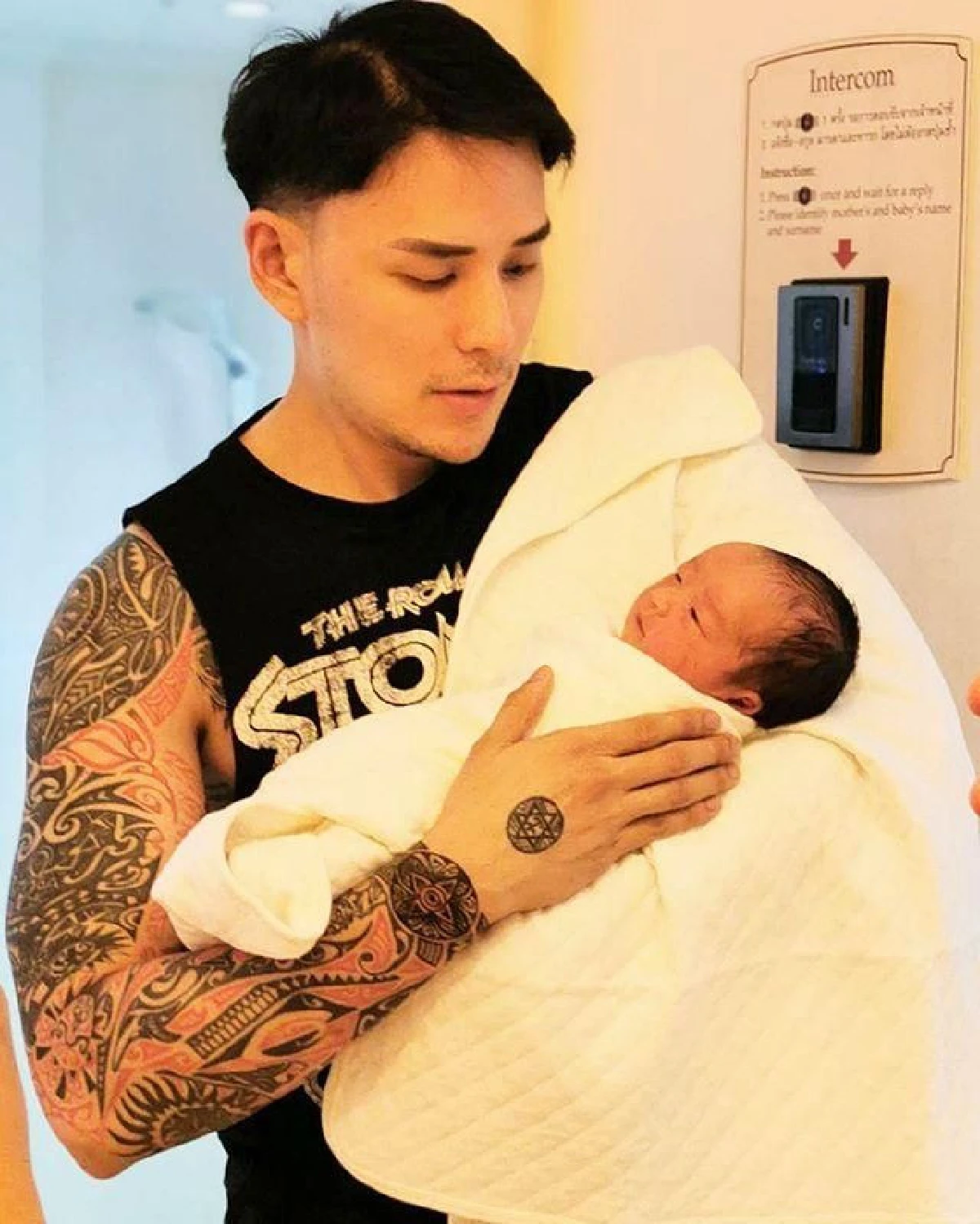 ทั้งรักทั้งหลง! แทค ภรัณยู เข้าใจหัวอกคนเป็นพ่อ หลังมีลูกชายคนแรก น้องภารัน