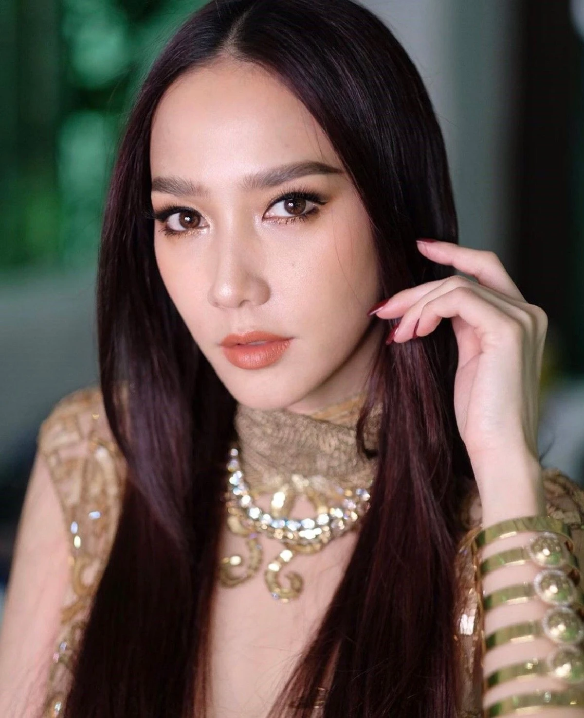 แซ่บทุกลุค! อั้ม พัชราภา แต่งสวยร่วมปาร์ตี้วันเกิดเพื่อนซี้สามคืนติด