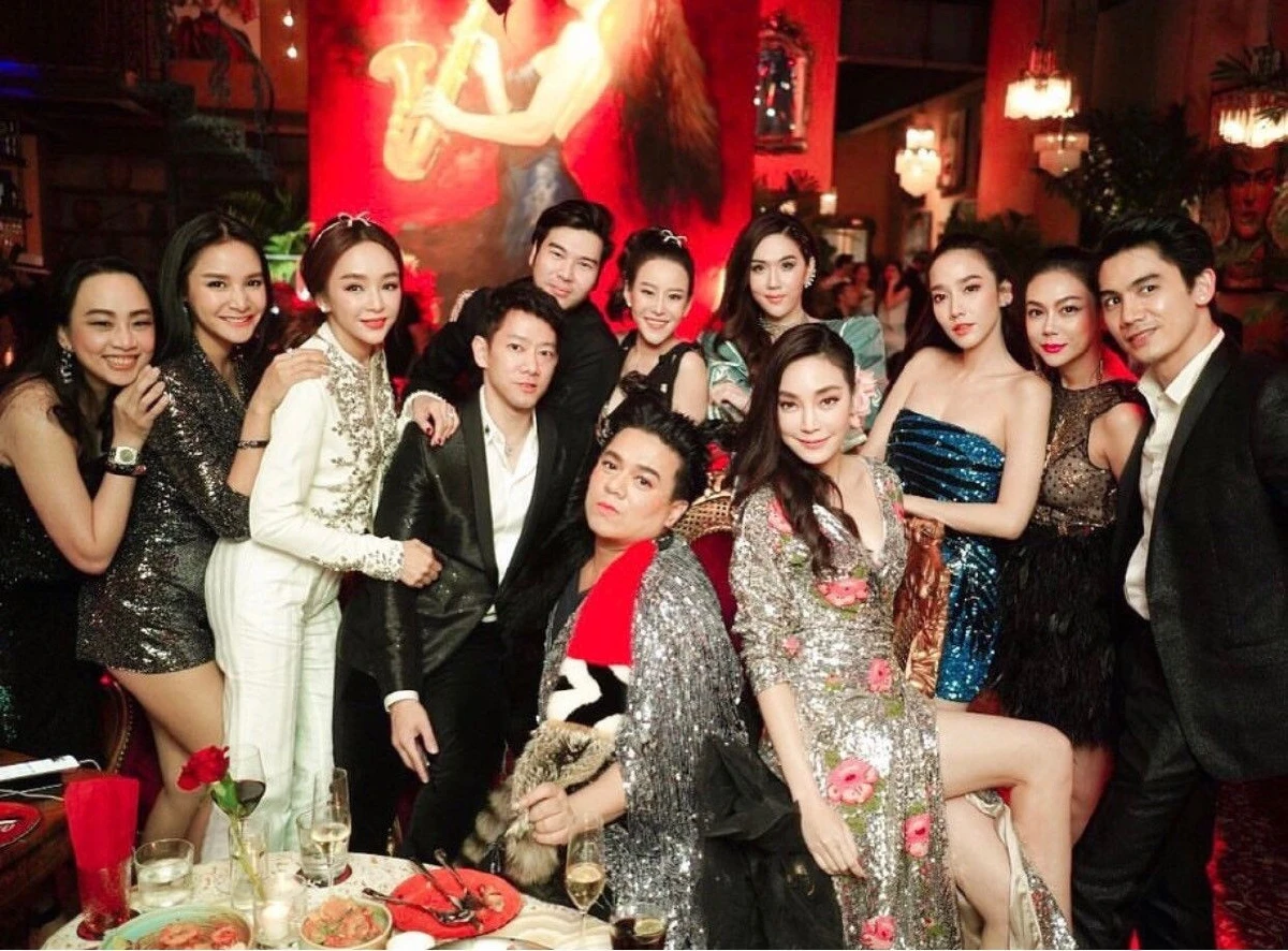 ส่องปาร์ตี้วันเกิดของ เมย์ พิชญ์นาฏ รวมตัวคนรักจัดเต็มชุดกลิตเตอร์ระยิบระยับ