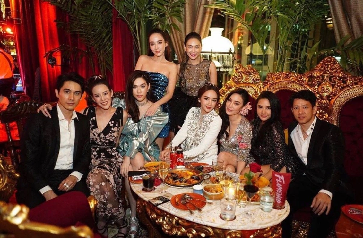 ส่องปาร์ตี้วันเกิดของ เมย์ พิชญ์นาฏ รวมตัวคนรักจัดเต็มชุดกลิตเตอร์ระยิบระยับ