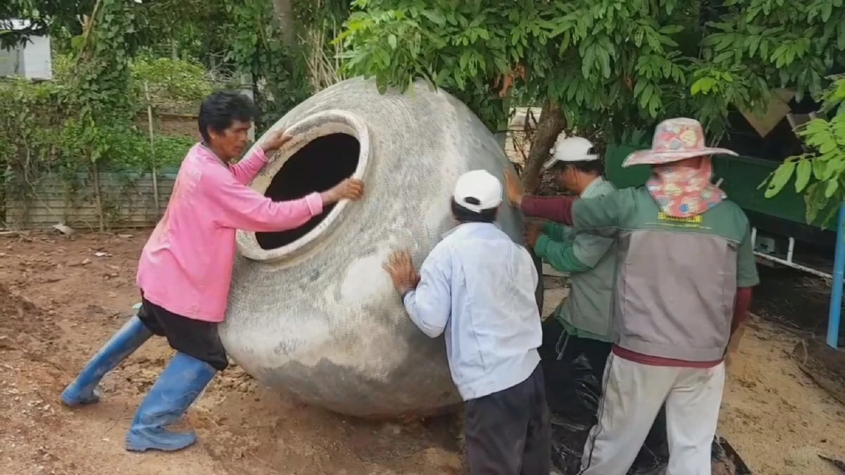 ไม่รวยแต่เป็นอาชีพสุจริตรับจ้างย้ายโอ่งหน้าฝนรายได้งาม