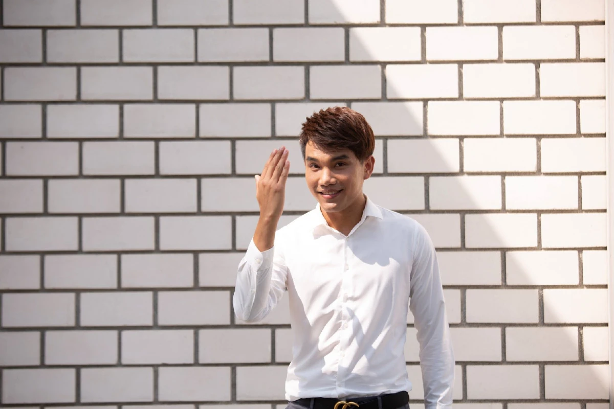 รู้จัก "เพลงรบ กิติคุณดิลก" ล่ามผู้ถ่ายทอดบทเพลงผ่านภาษามือ