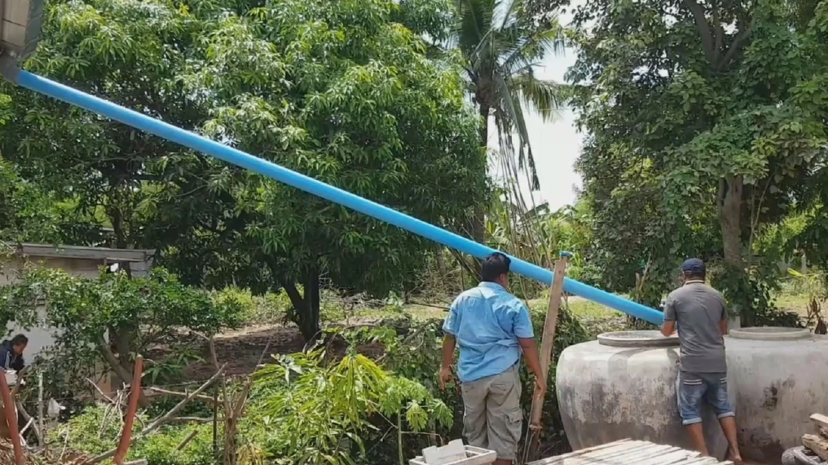 ไม่รวยแต่เป็นอาชีพสุจริตรับจ้างย้ายโอ่งหน้าฝนรายได้งาม