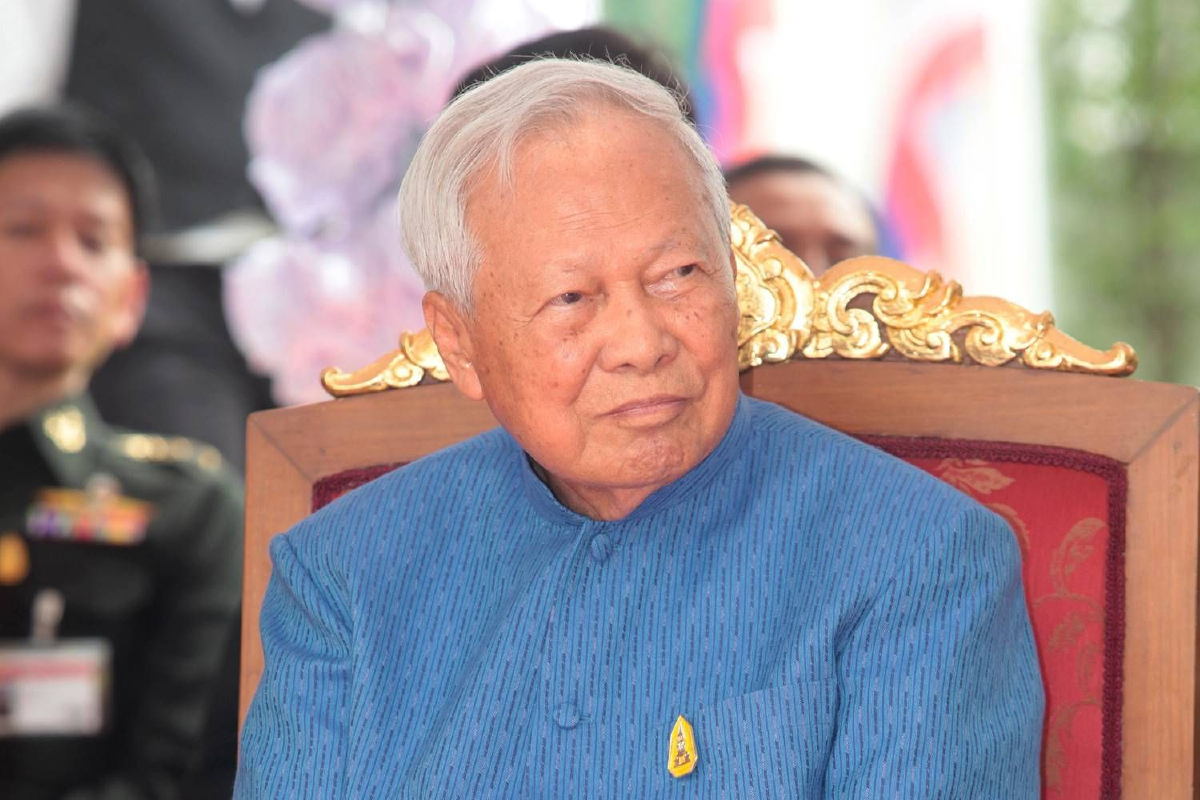 เส้นทางชีวิต "พลเอกเปรม" ประธานองคมนตรี 2 แผ่นดิน เส้นทางชีวิต "พลเอกเปรม" ประธานองคมนตรี 2 แผ่นดิน