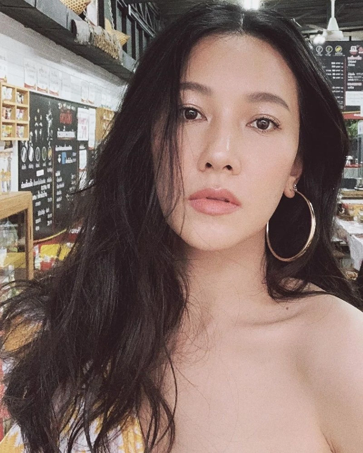 ร้อนแรงกว่าแดด! “นุ่น วรนุช” ถึงกับร้องเสียงหลงเรื่อง "การเมืองไทย"