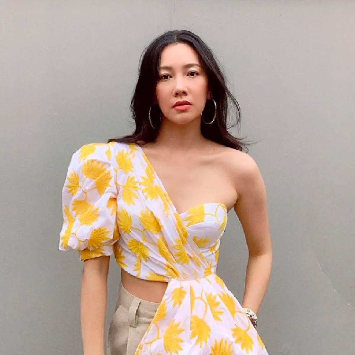 ร้อนแรงกว่าแดด! “นุ่น วรนุช” ถึงกับร้องเสียงหลงเรื่อง "การเมืองไทย"