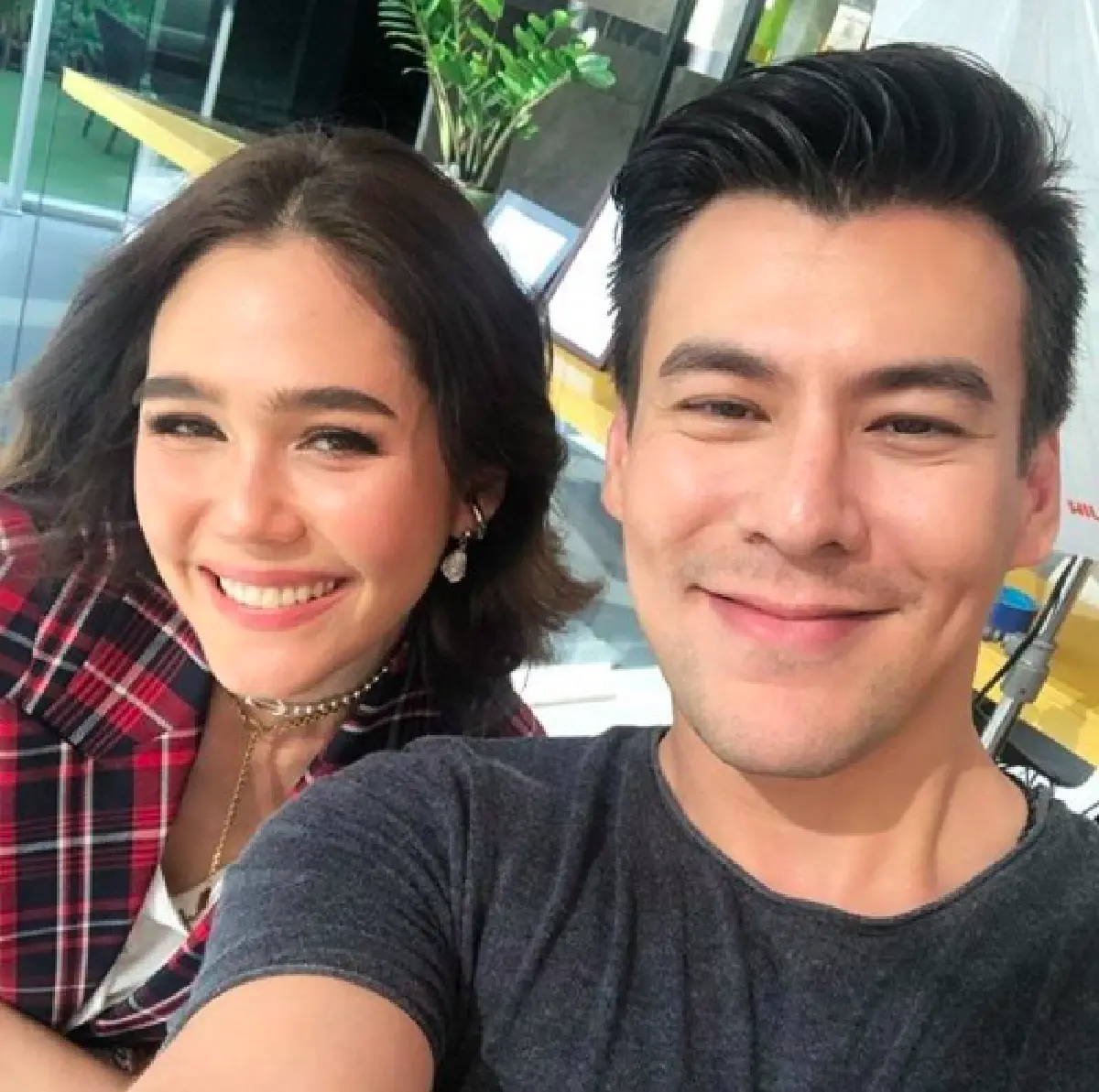 “ชมพู่” เจอแฟนคลับแอนตี้จะเลิกติดตาม หลังโพสต์ภาพคู่ "จอห์น วิญญู"