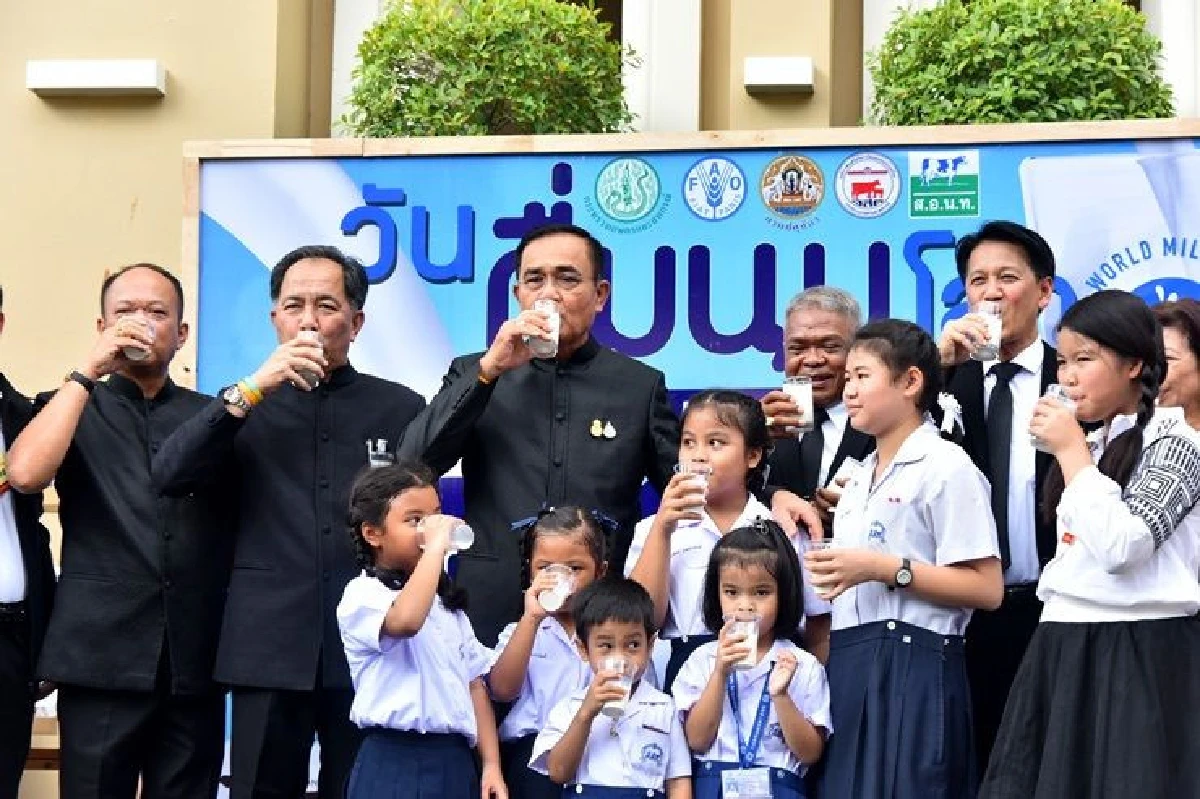 นายกฯ โชว์ขับตุ๊กตุ๊กรอบทำเนียบพร้อมเผยทูลเกล้าฯ ประธานสภาแล้ว